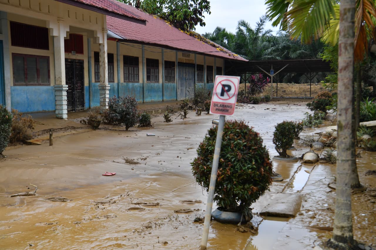 Kemendikdasmen Terbitkan Kebijakan Pembelajaran bagi Satuan Pendidikan Terdampak Bencana