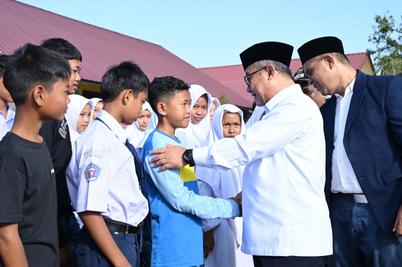   Upacara di SMAN 4 Kejuruan Muda, Mendikdasmen Tegaskan Komitmen Penuhi Hak Belajar Murid